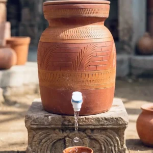 Artisanal Terracotta Water Dispenser: Earthy Elegance